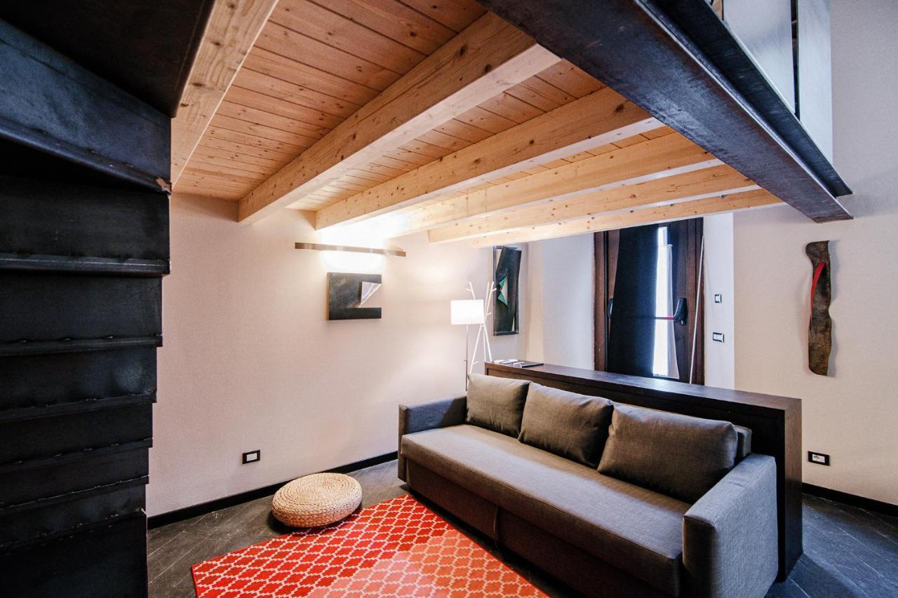 Palazzo Del Pero - The House Of Travelers Apartment โกโม ภายนอก รูปภาพ