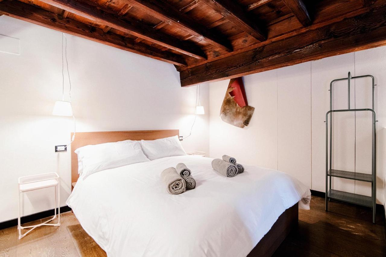 Palazzo Del Pero - The House Of Travelers Apartment โกโม ภายนอก รูปภาพ