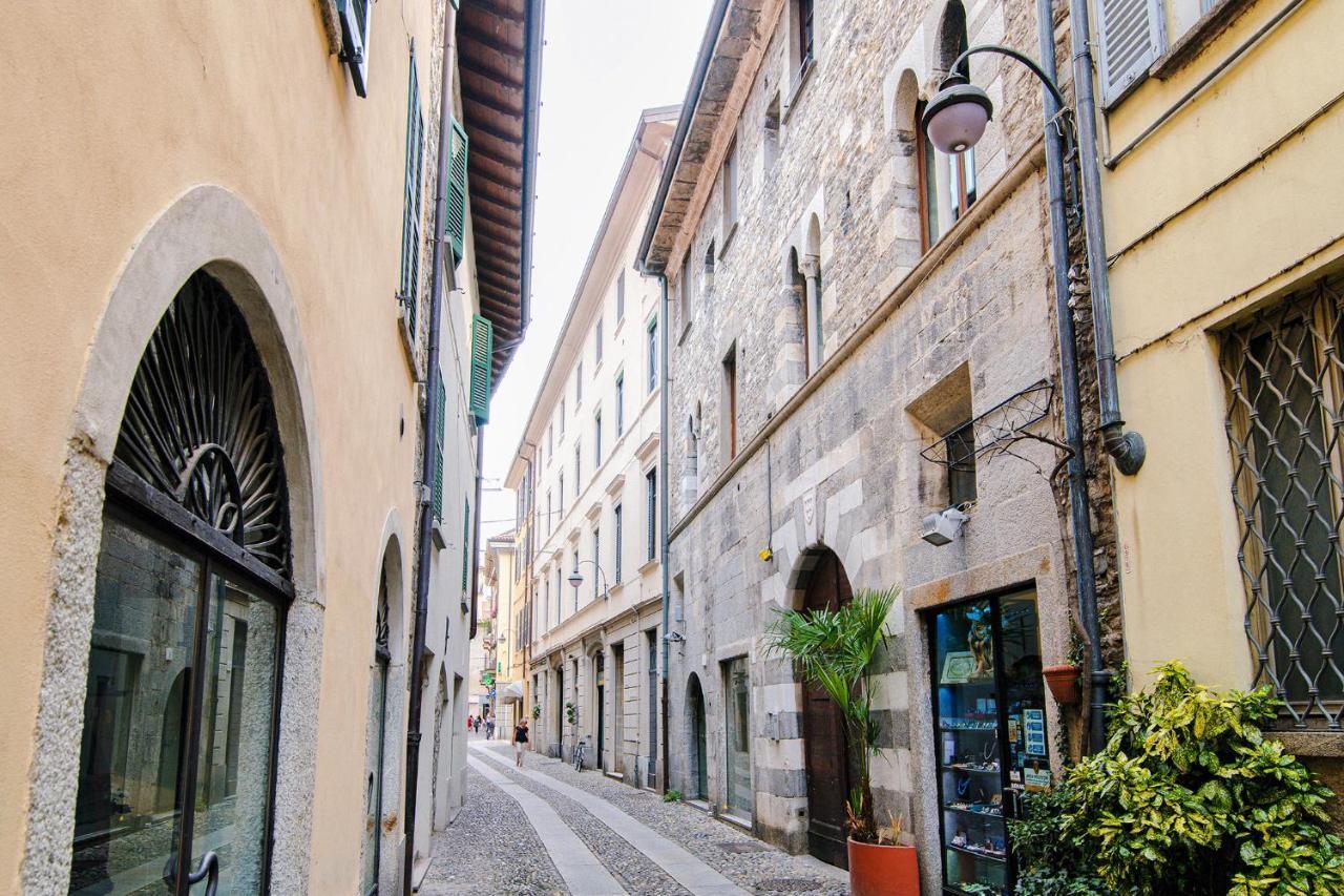 Palazzo Del Pero - The House Of Travelers Apartment โกโม ภายนอก รูปภาพ