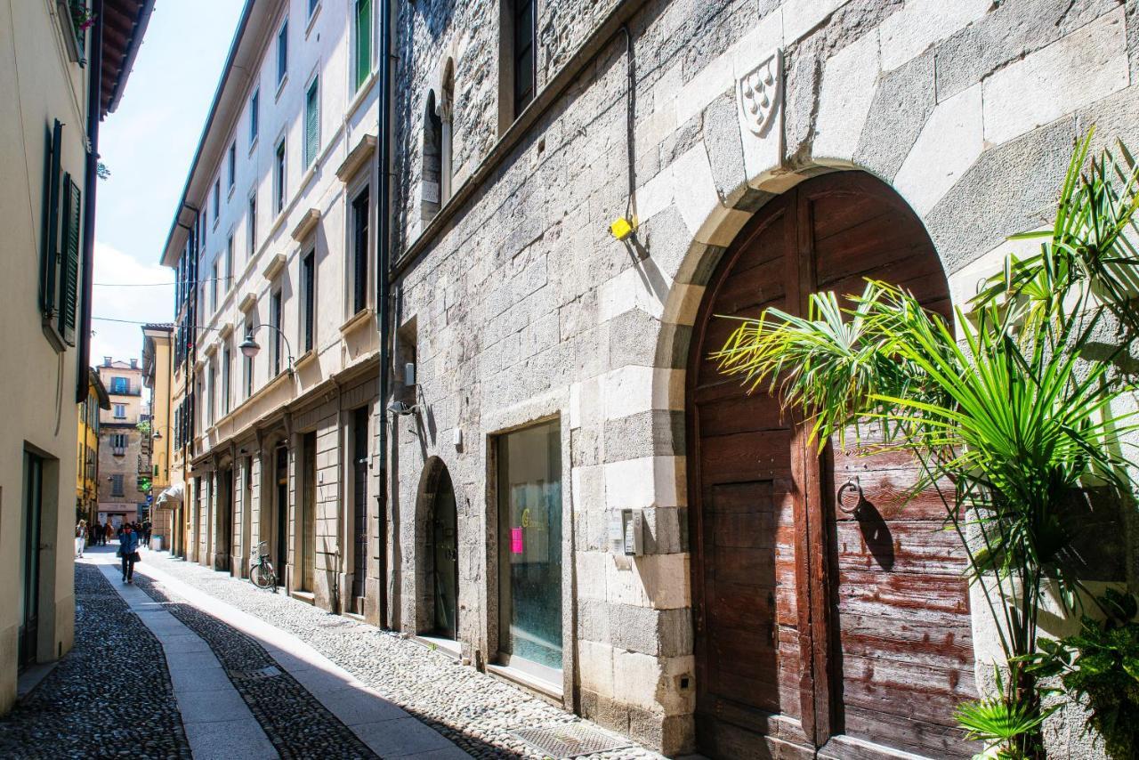 Palazzo Del Pero - The House Of Travelers Apartment โกโม ภายนอก รูปภาพ